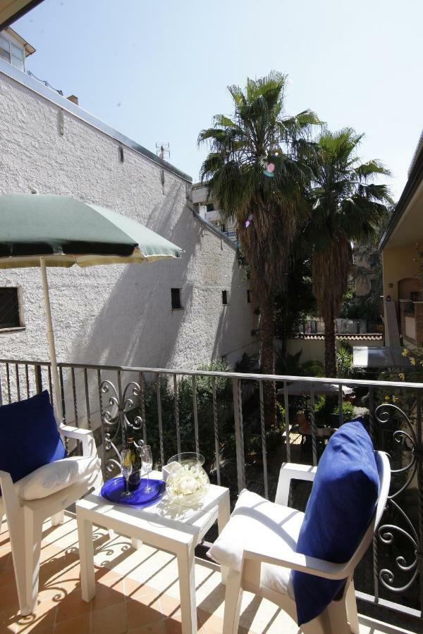 Residenza D'Epoca B&B Celeste 카세르타 외부 사진